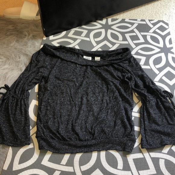 Off the shoulder top - Picture 1 of 4